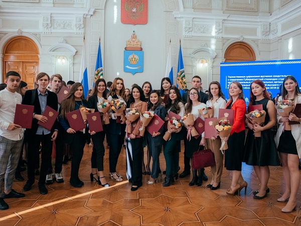 22 губернаторских стипендиата обучаются в Астраханском госуниверситете