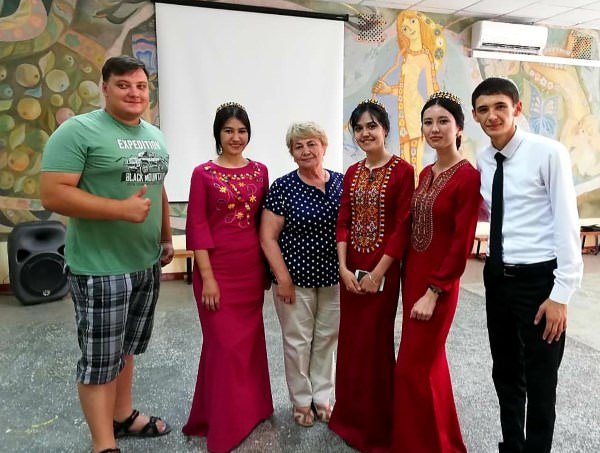Студенты Астраханского госуниверситета пробуют себя в качестве вожатых