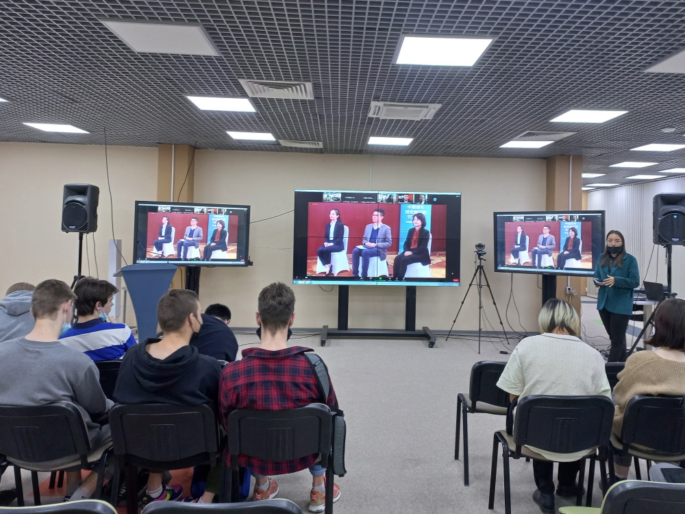 Акселерационная программа «Российско-китайское молодёжное предпринимательство» прошла в АГУ