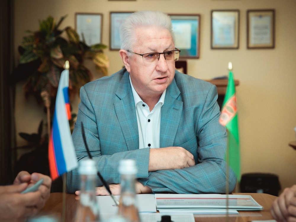 Ректор Константин Маркелов поздравляет АГУ с Днём народного единства