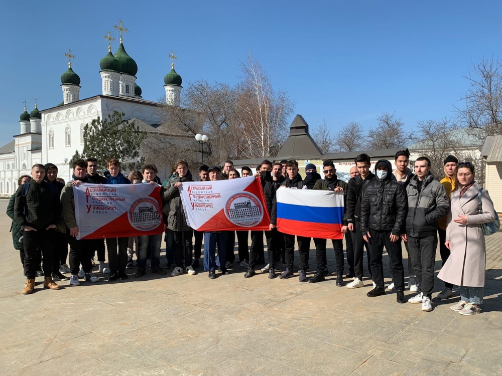 Студенты АГУ выступили в поддержку президента и ВС РФ