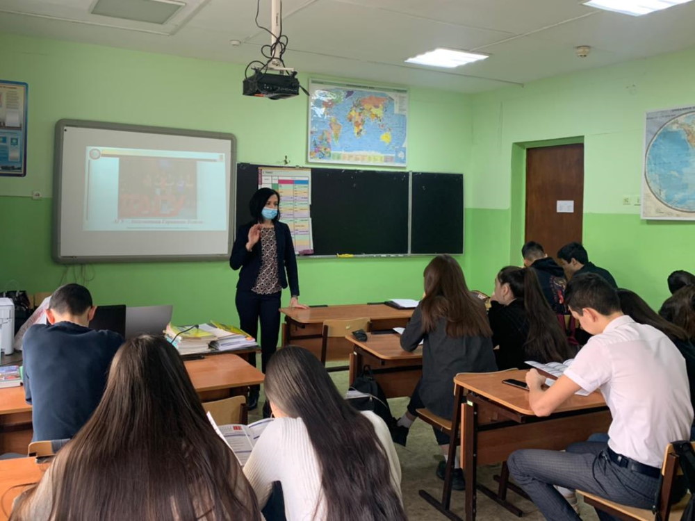 Астраханским школьникам рассказали, как подготовиться к поступлению в АГУ