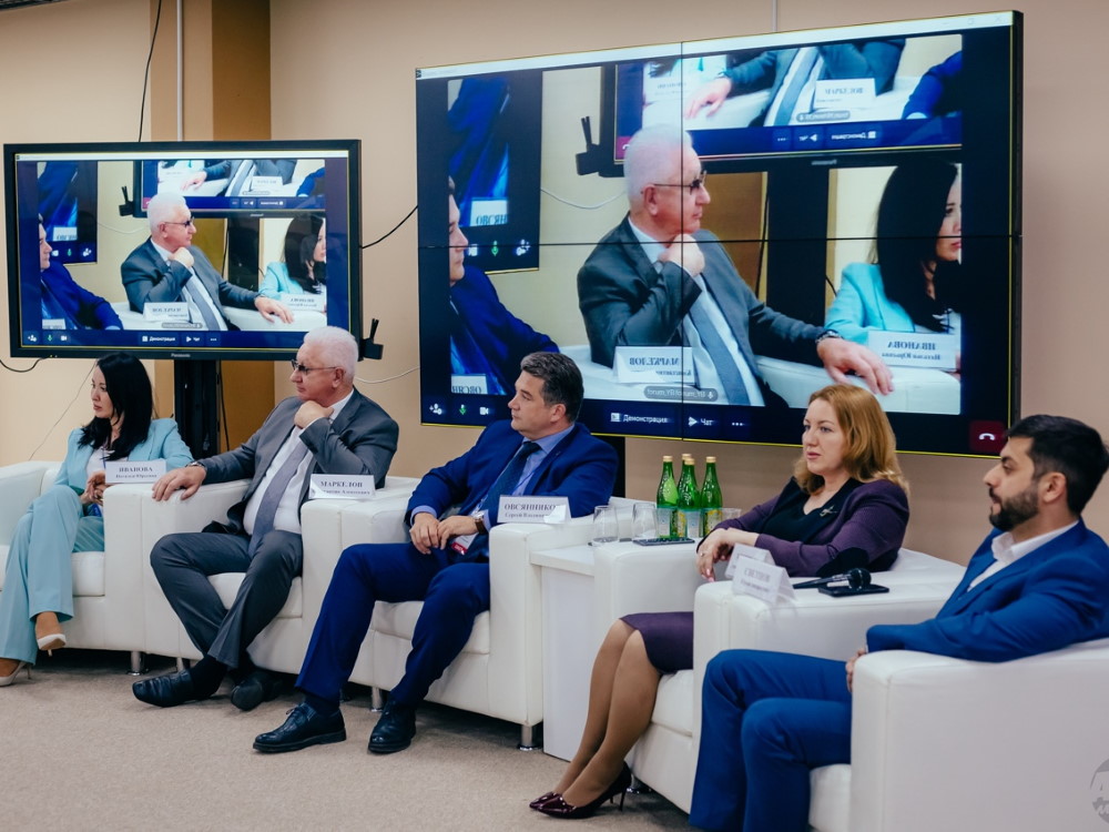 Форум «Каспий 2022»: панельная дискуссия «Цифра над кампусом»