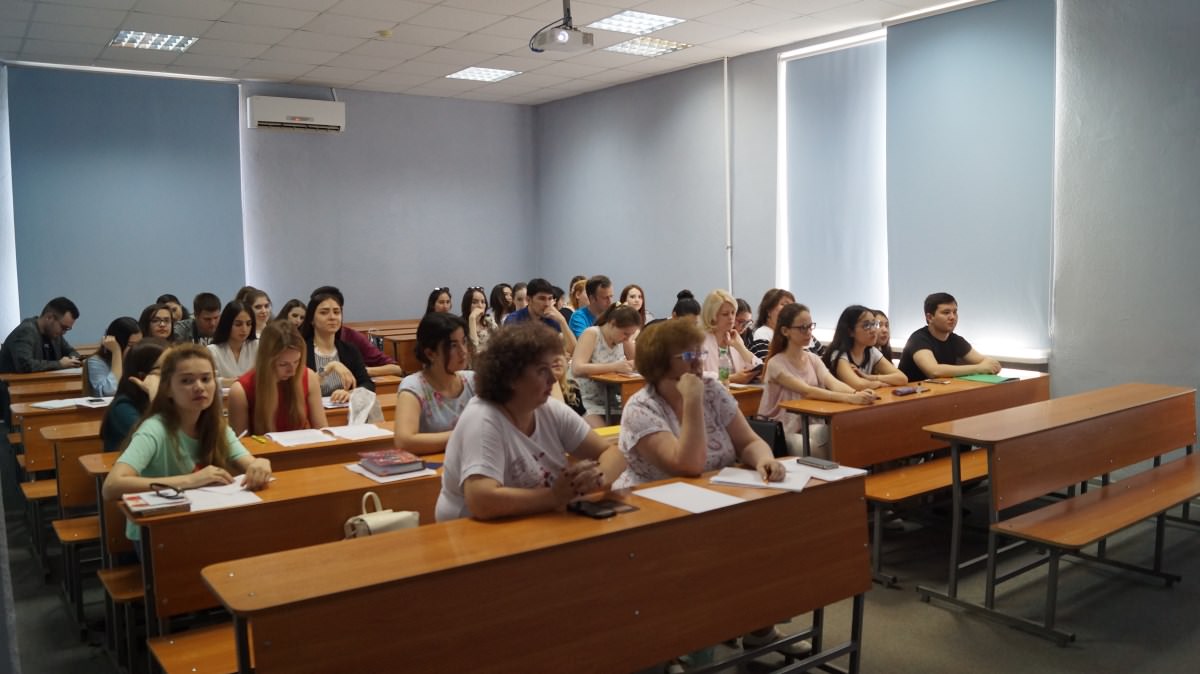 Молодые филологи Астраханского госуниверситета представили результаты своих ВКР