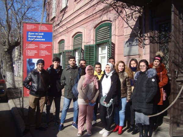 Иностранцы в АГУ наизусть читают русские стихи