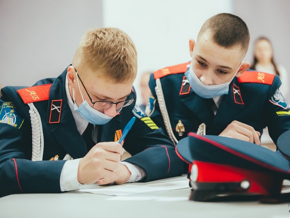 В Астраханском госуниверситете вновь соревновались юные математики