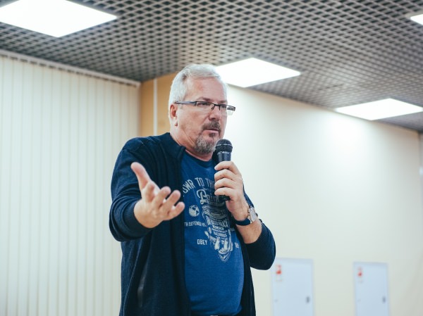 Алексей Лысенков назвал в АГУ главное качество журналиста