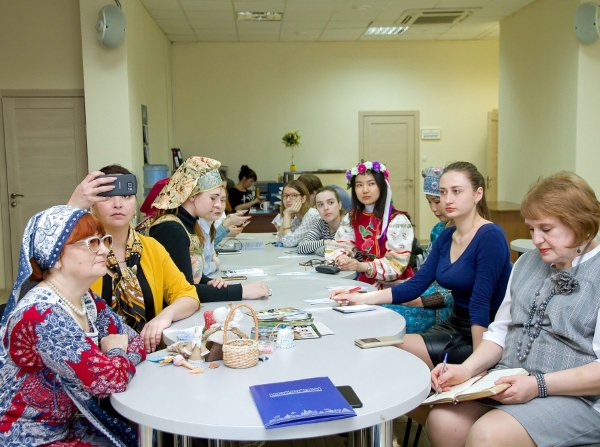 Будущие журналисты АГУ разбирались в проблеме этнобрендирования Астрахани