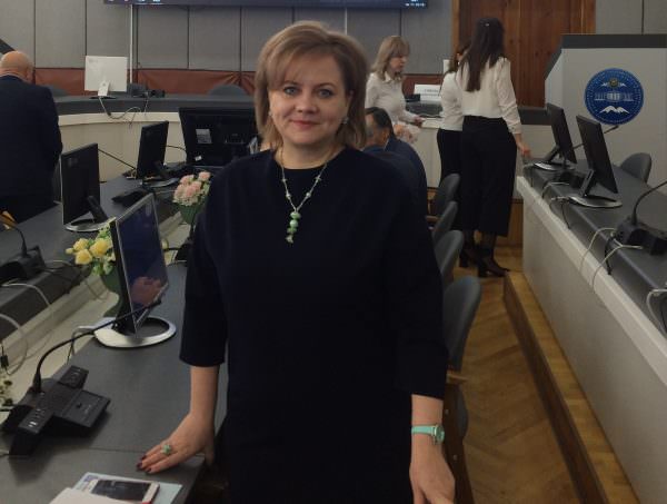 Преподаватель Астраханского госуниверситета рассказала коллегам о цифровизации работы с персоналом