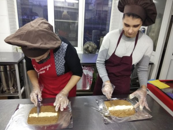 В Астраханском госуниверситете учились готовить шаурму и паштет