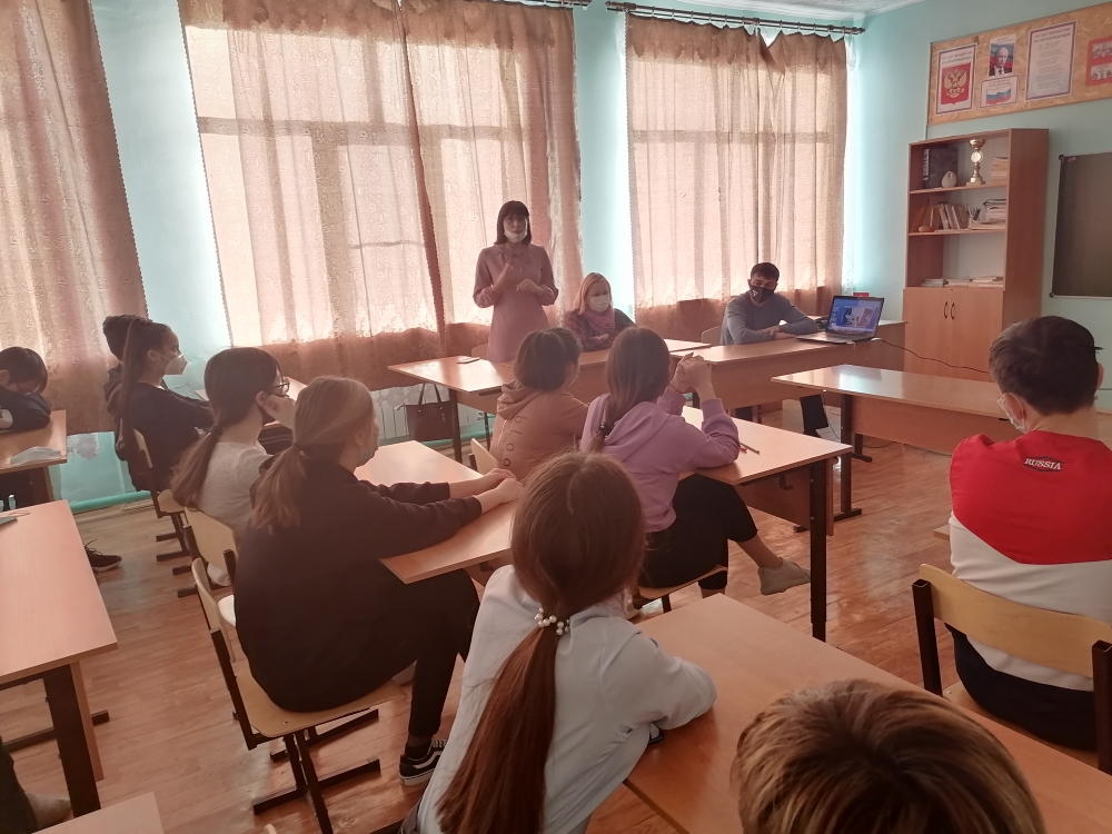 Представители АГУ встретились со старшеклассниками Камызякского района