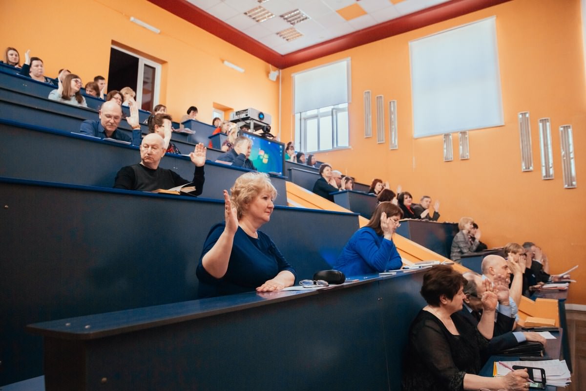 В Астраханском госуниверситете появились пять новых доцентов и профессор