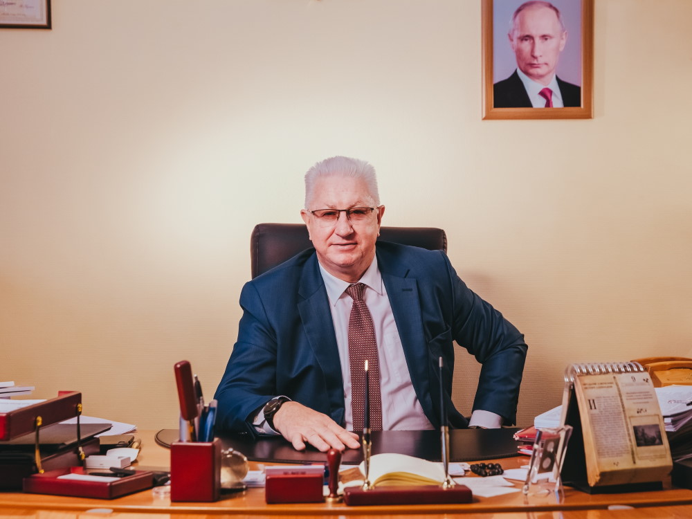 Ректор Константин Маркелов поздравляет АГУ с Днём российской науки