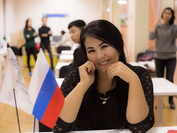 Иностранным студентам в АГУ помогают изучать русский язык