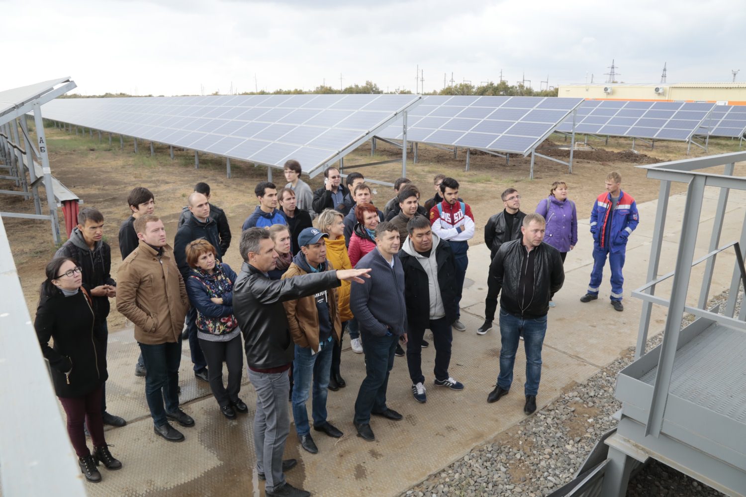 Студенты ФТФ посетили первую в регионе солнечную электростанцию
