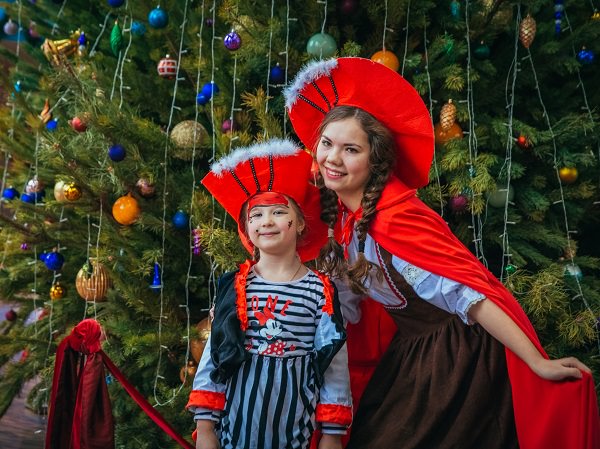 Астраханский госуниверситет подарил маленьким гостям новогоднюю сказку