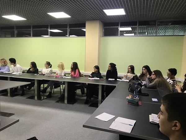 Студенты Астраханского госуниверситета провели встречу по противодействию коррупции