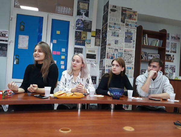 Студенты-журналисты Астраханского госуниверситета проводили осень