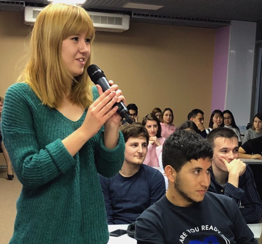 Студентам АГУ рассказали об инновациях в журналистике