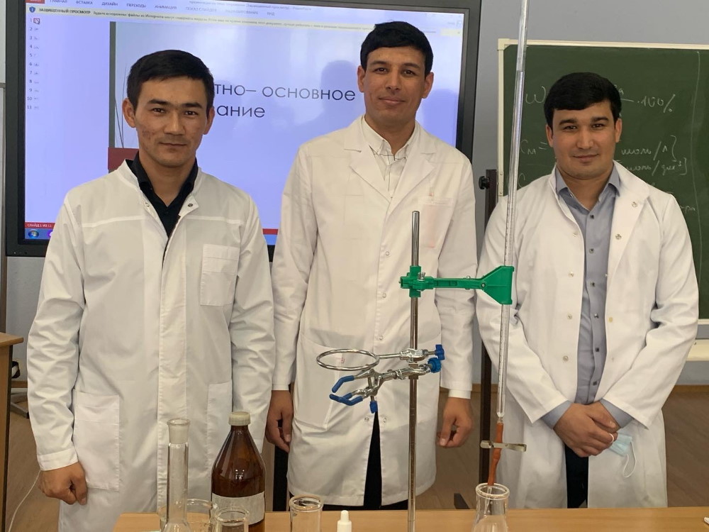 На химическом факультете АГУ прошёл открытый урок для школьников