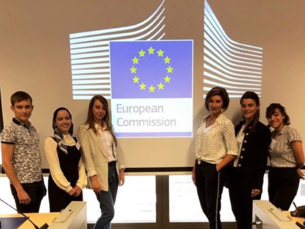 Магистранты Каспийской высшей школы перевода АГУ проходят стажировку в институтах ЕС