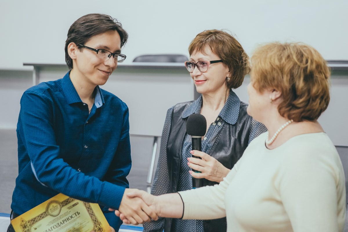 В Астраханском госуниверситете наградили знатоков истории предпринимательства