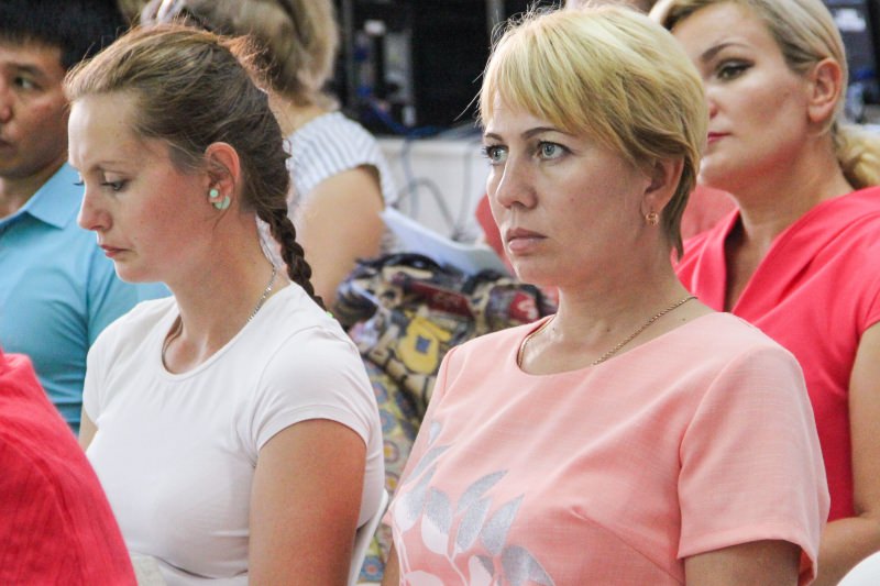Представители Астраханского госуниверситета помогают региональной власти защитить детство