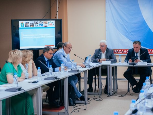 В Астраханском госуниверситете обсудили важность развития МТК «Север — Юг»