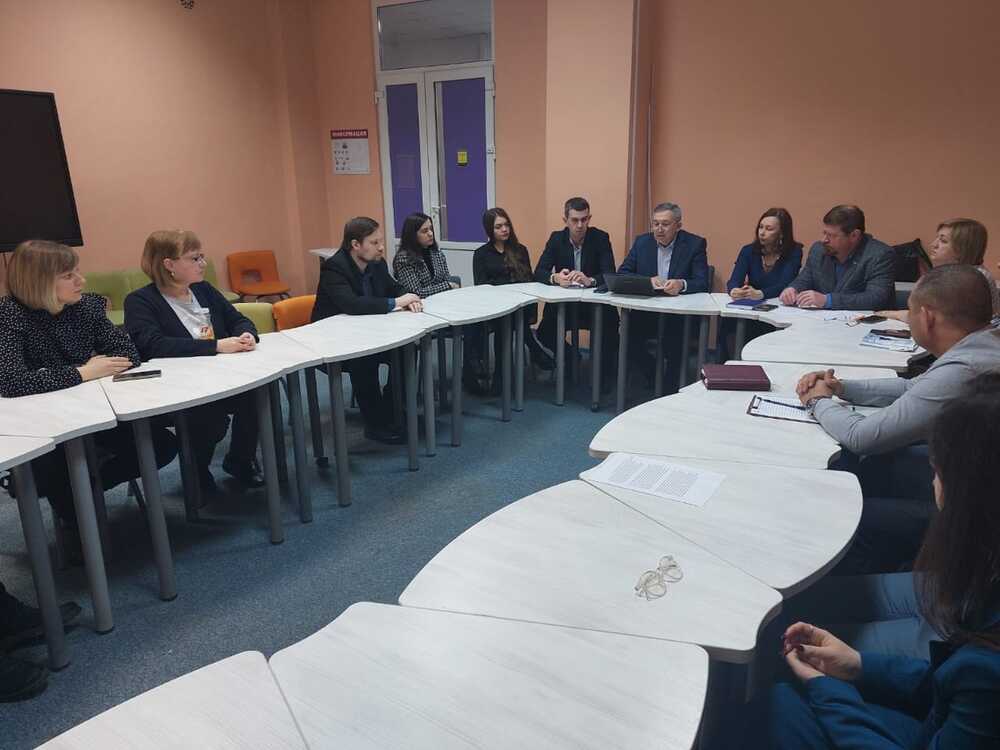 Профессора и студенты АГУ обсудили направления развития евразийского геополитического пространства