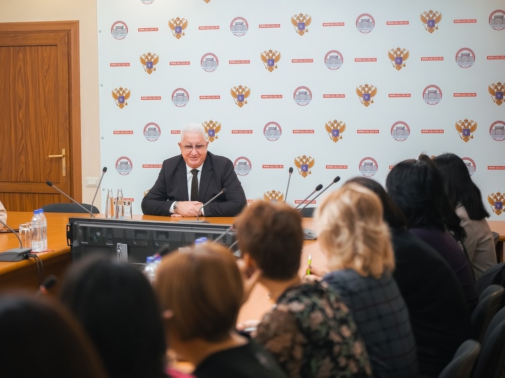 Ректор АГУ Константин Маркелов рассказал о преимуществах целевого обучения
