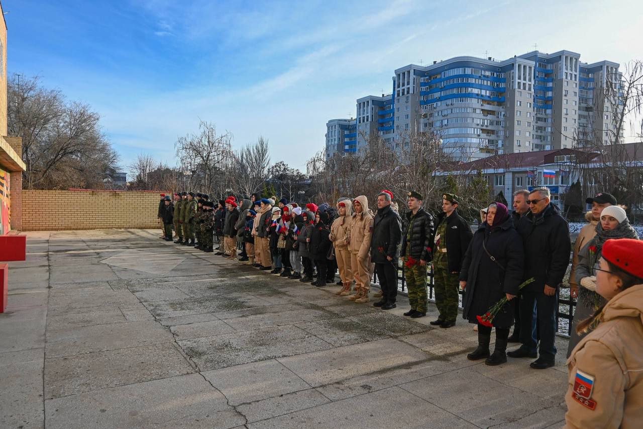 Курсанты ВУЦ АГУ почтили память героев СВО