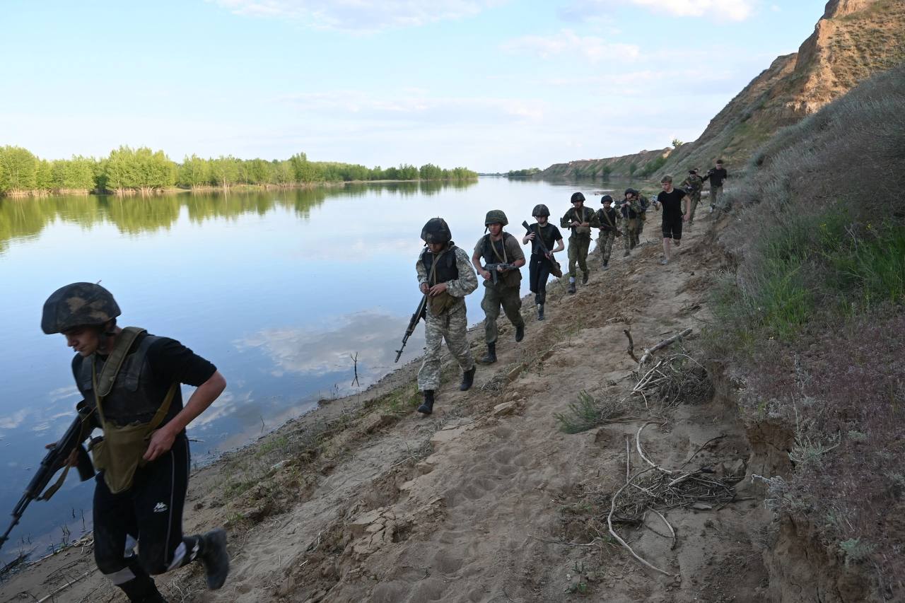 Курсанты ВУЦ АГУ заслужили чёрные береты